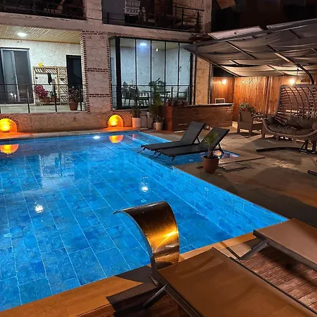 Duplex With Pool And Jacuzzi