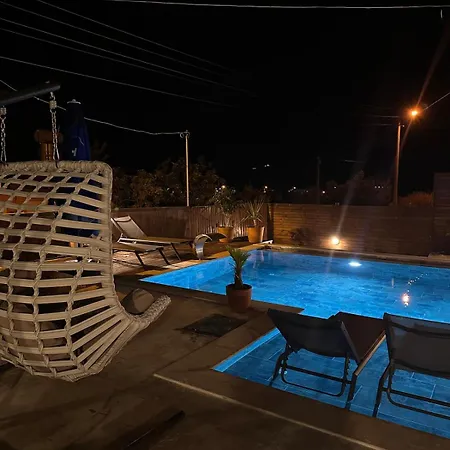 Duplex With Pool And Jacuzzi *