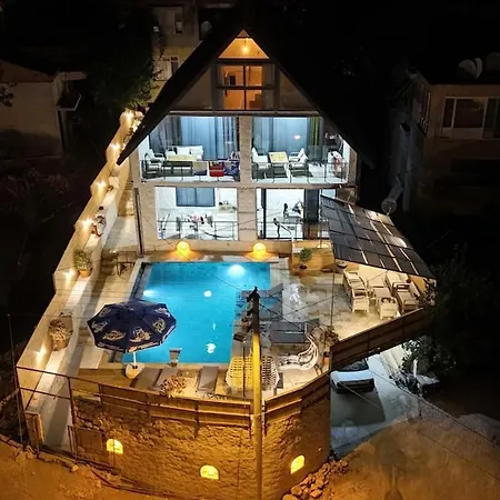 Duplex With Pool And Jacuzzi