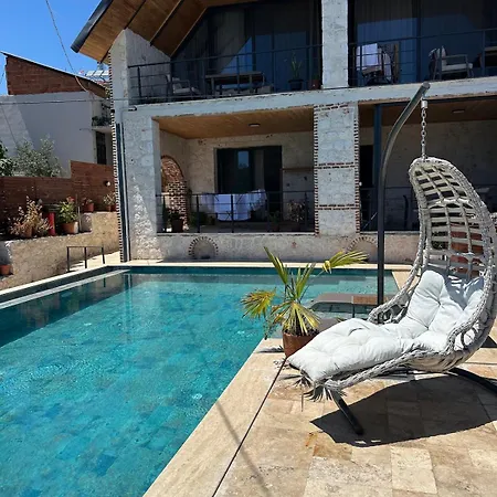 Duplex With Pool And Jacuzzi דמרה