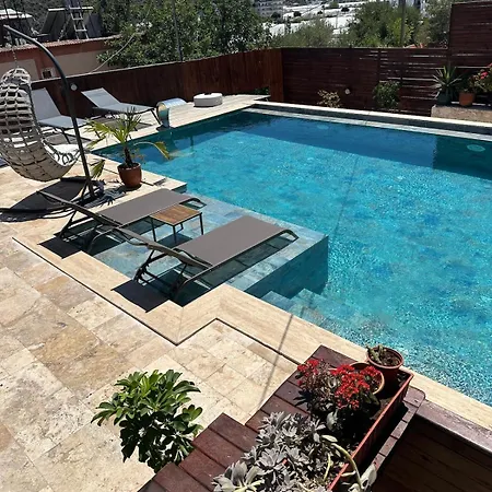 Duplex With Pool And Jacuzzi *